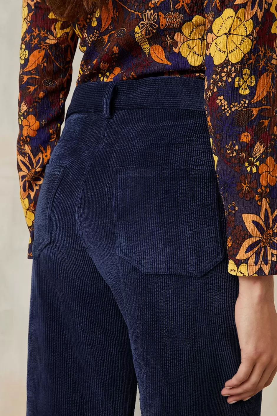 Soi Paris Pantalon Idéaliste en velours Bleu nuit IMPRIMÉS Fashion